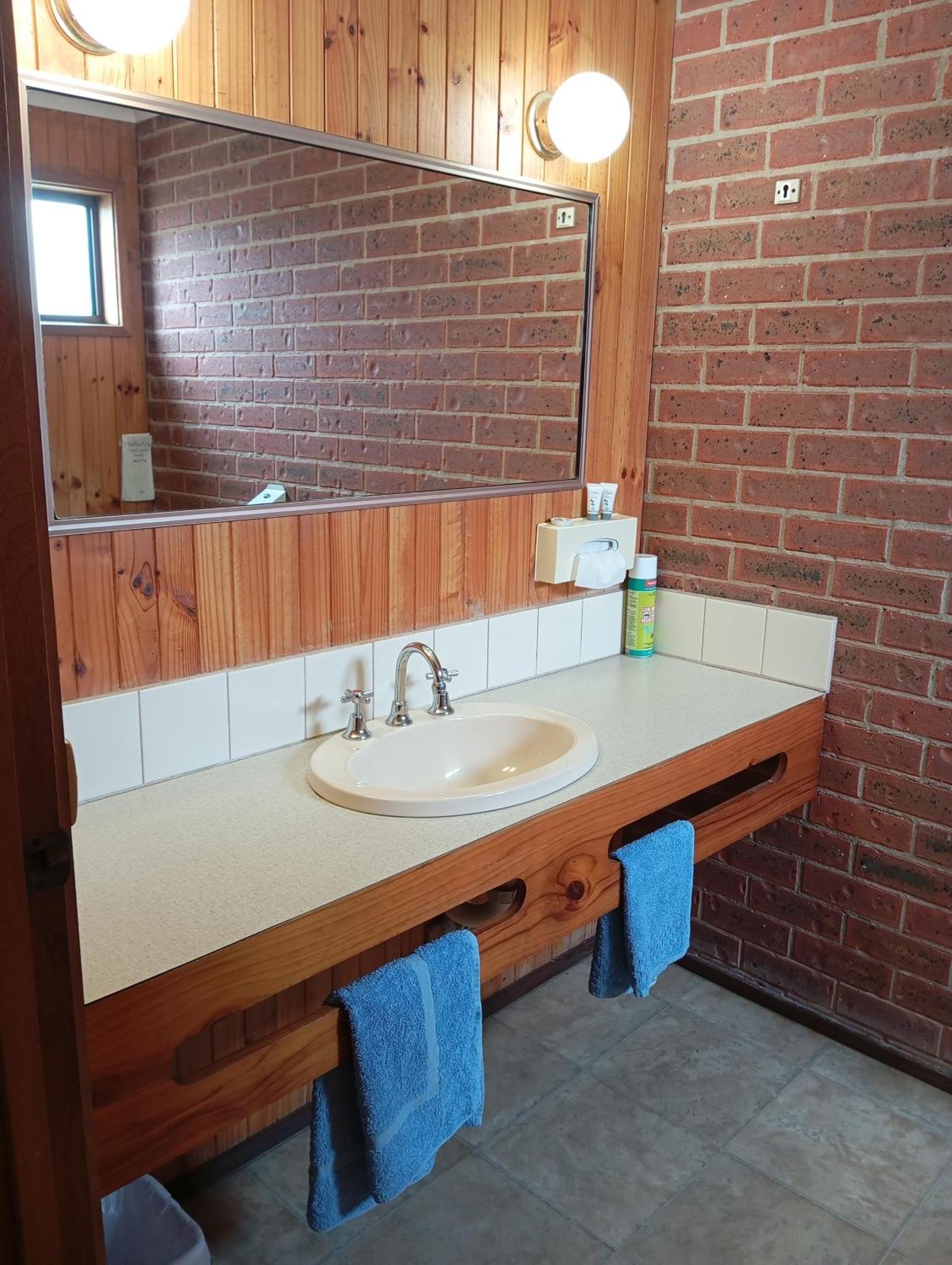 Orbost Country Road Motor Inn מראה חיצוני תמונה