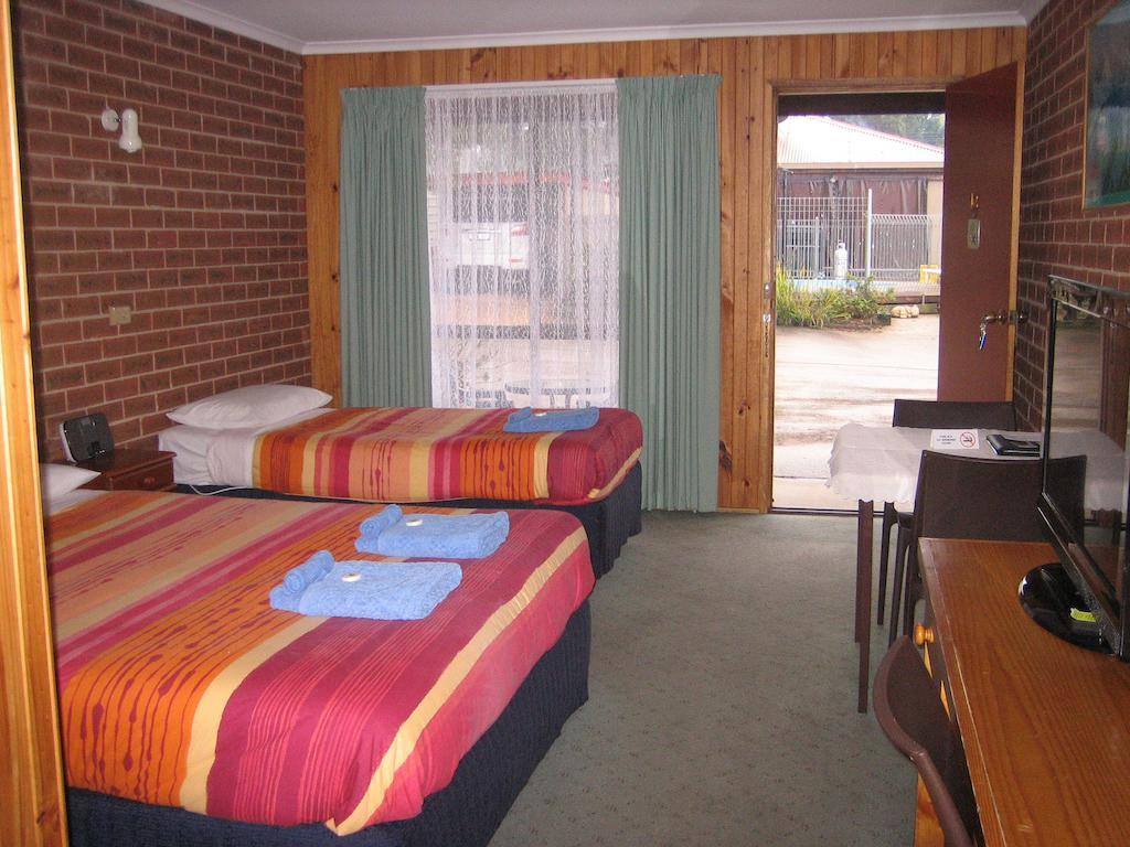 Orbost Country Road Motor Inn חדר תמונה