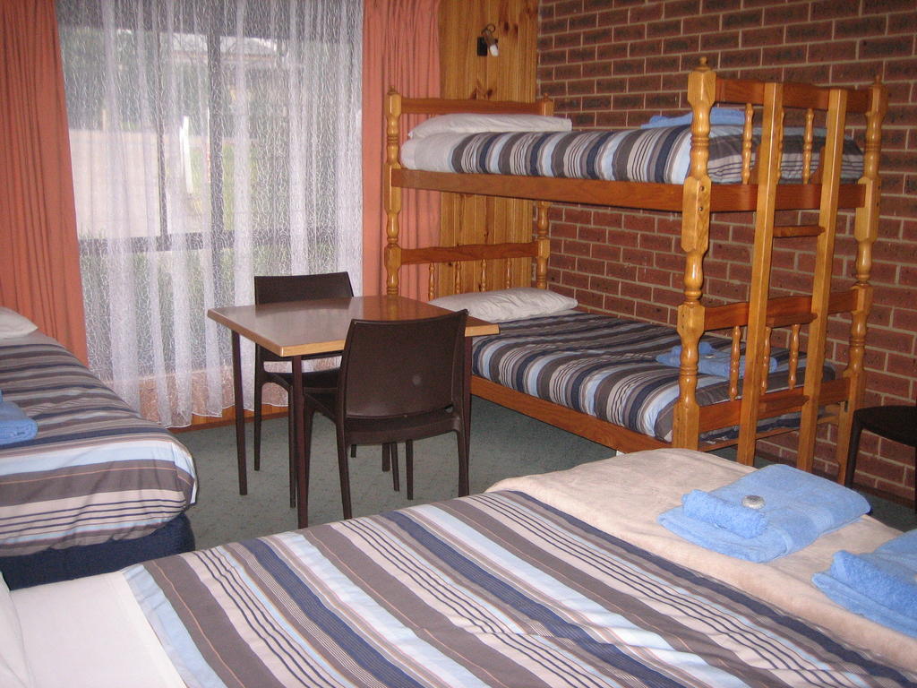 Orbost Country Road Motor Inn חדר תמונה